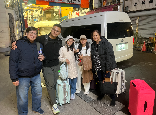 Kizuna guests with the van
